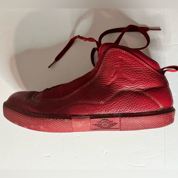 Nike Air Jordan Retro 1 High Red Leather Sneakers Men’s Size 9.5 - Rare Edition - Picture 8 of 10